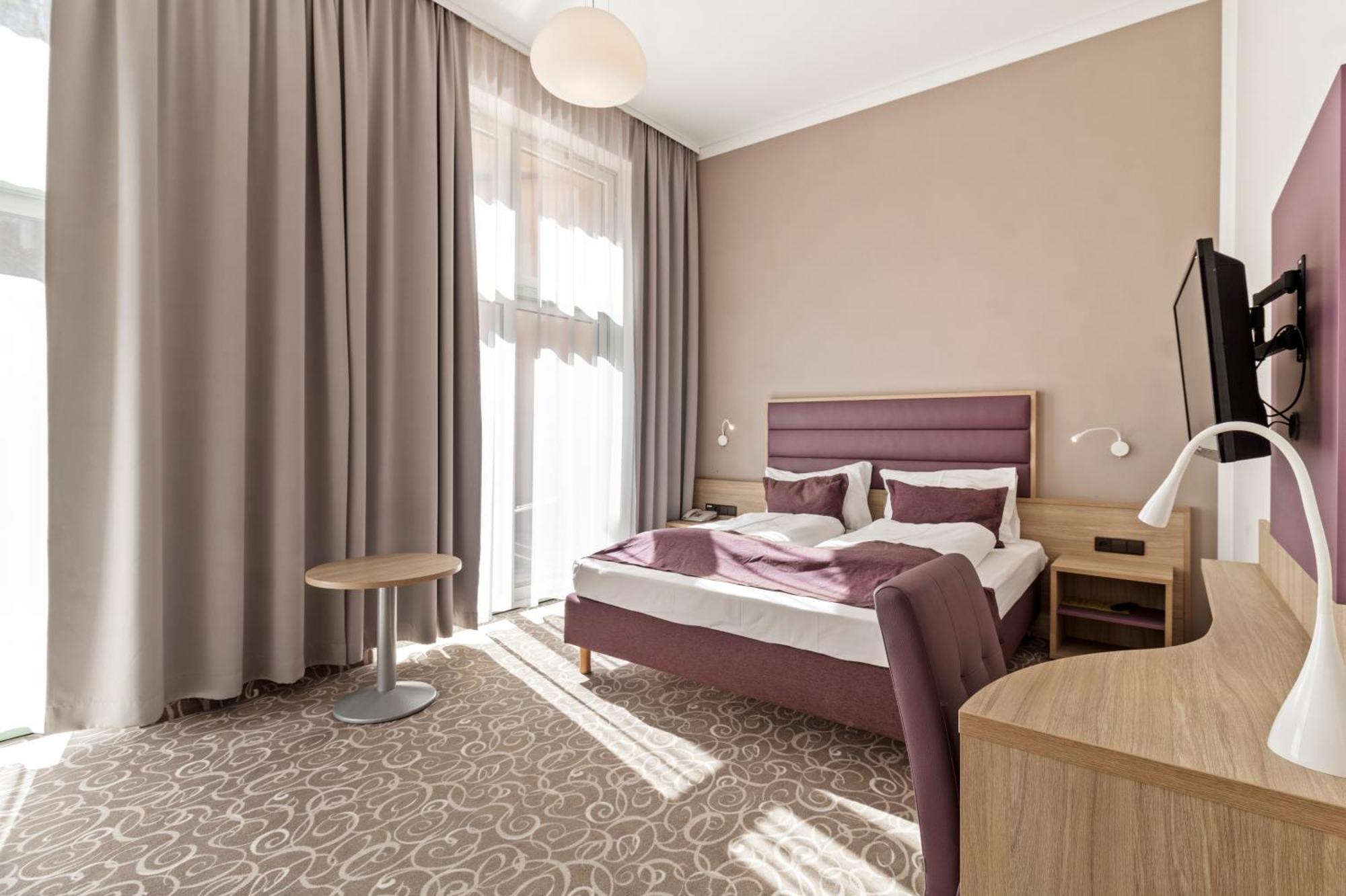 Schild Hotel