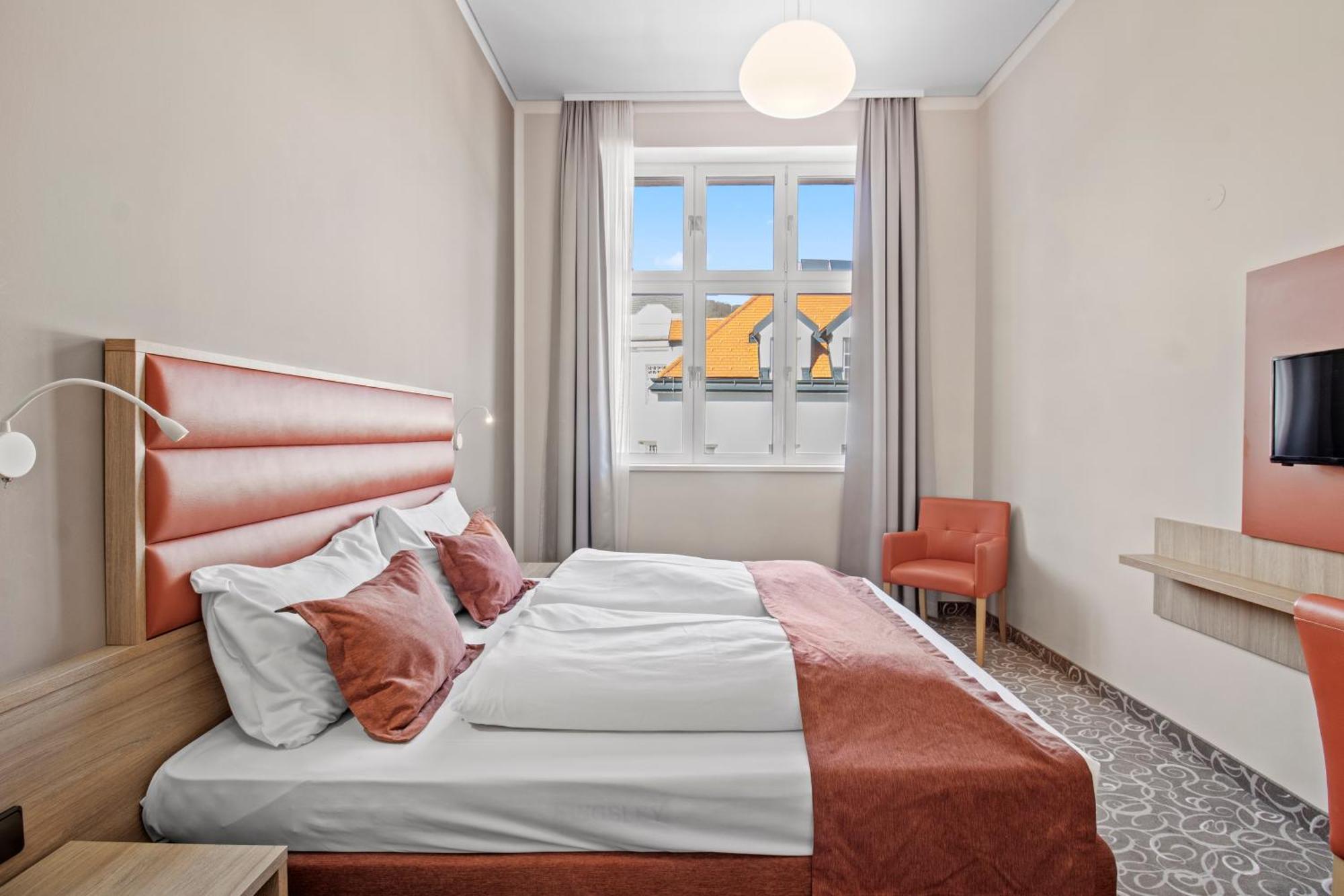 Schild Hotel 4*